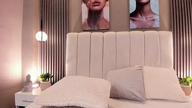 GiannaColling1 online show from November 2025 12:51:01 PM