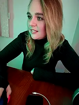 Juicy PeachLux online show from March 2025 07:59:02 PM