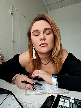 Juicy PeachLux online show from March 2025 08:55:02 AM