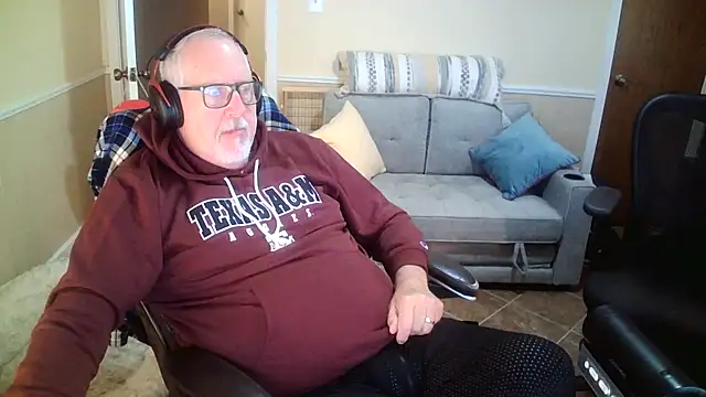 Snapshot of superbearboss chatting on May 2026 10:25:02 PM superbearboss online show from May 2026 10:25:02 PM