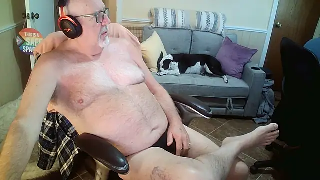 Snapshot of superbearboss chatting on May 2026 04:45:02 PM superbearboss online show from May 2026 04:45:02 PM