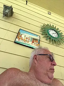 Snapshot of superbearboss chatting on June 2026 04:27:02 PM superbearboss online show from June 2026 04:27:02 PM
