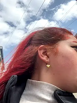 Karina Leon online show from December 2025 06:48:02 PM