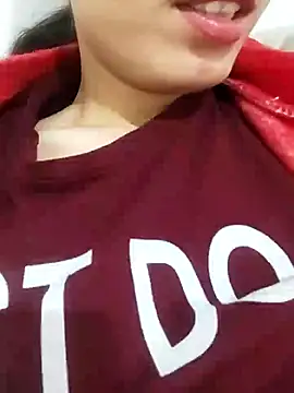 saraaxx1 online show from November 2025 10:26:02 AM