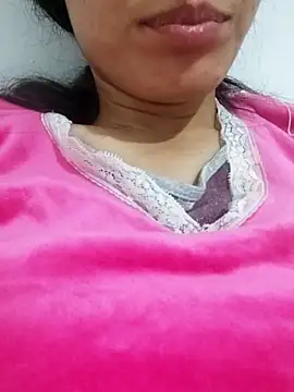 saraaxx1 online show from November 2025 10:32:01 PM