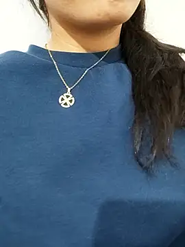 saraaxx1 online show from February 2026 05:05:02 PM