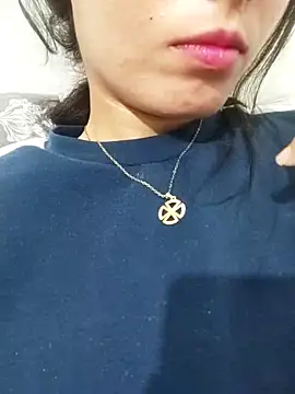 saraaxx1 online show from February 2026 10:03:02 PM