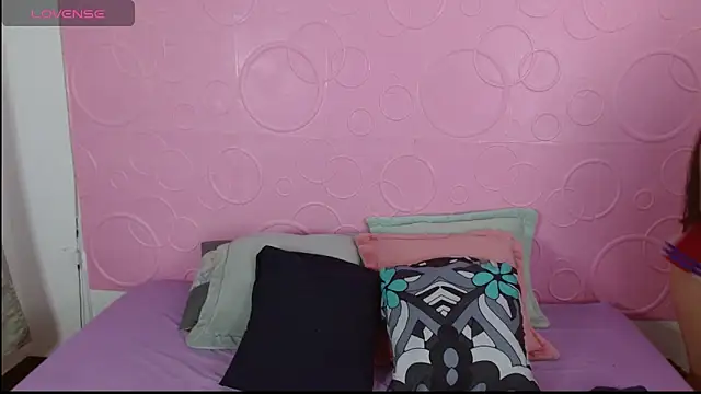 Snapshot of tatis_celis chatting on March 2025 01:50:02 PM tatis celis online show from March 2025 01:50:02 PM