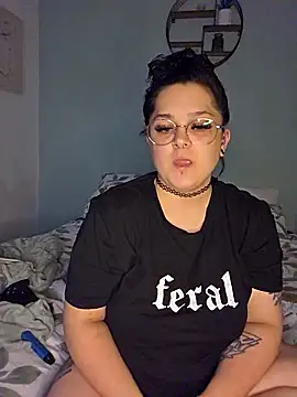 Saucy-Serenity online show from September 2025 07:40:02 PM