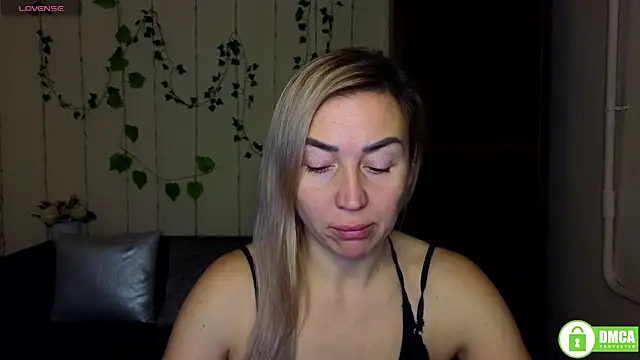 Kiss julli88I online show from January 2026 06:24:02 PM