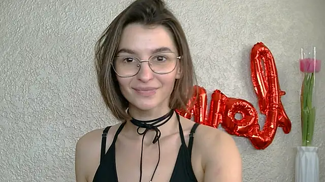 luna Gharming online show from March 2025 12:20:01 PM