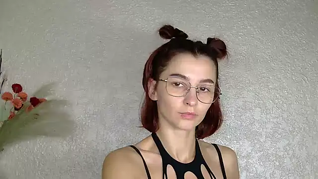 luna Gharming online show from October 2025 06:24:01 AM