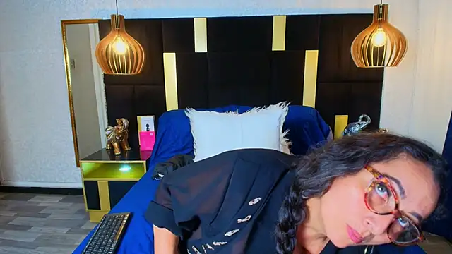Snapshot of AlessandraLeroy chatting on September 2025 03:23:02 PM AlessandraLeroy online show from September 2025 03:23:02 PM
