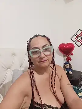 Snapshot of AlessandraLeroy chatting on June 2026 04:24:02 PM AlessandraLeroy online show from June 2026 04:24:02 PM