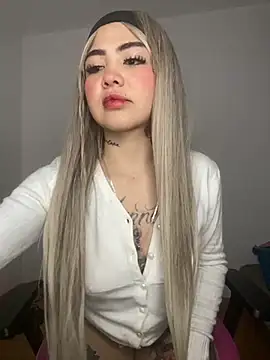 Mia cullen  online show from October 2025 01:38:01 AM