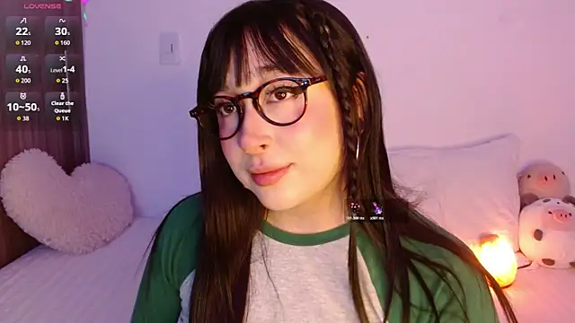 Oliviargf online show from November 2025 11:15:01 PM