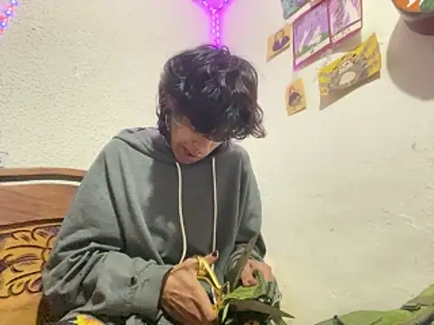 kirito kun online show from March 2026 10:43:02 PM