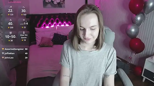 Snapshot of _Vikky_Moon_ chatting on March 2025 04:16:02 AM Vikky Moon online show from March 2025 04:16:02 AM