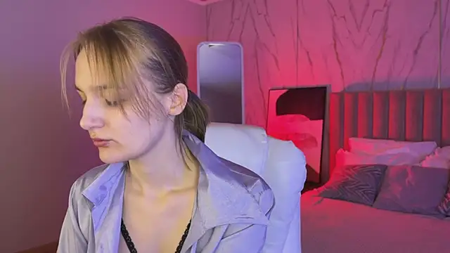 Snapshot of _Vikky_Moon_ chatting on October 2025 01:14:01 AM Vikky Moon online show from October 2025 01:14:01 AM