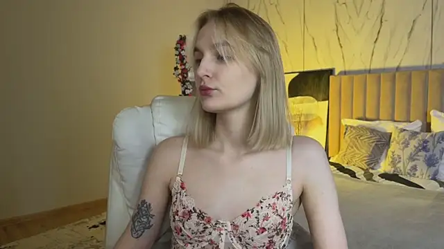  Vikky Moon  online show from April 2026 12:47:01 AM