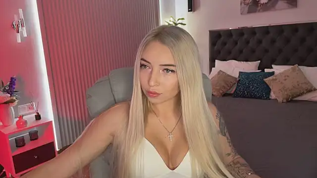 OhMyEmma online show from September 2025 01:18:01 AM