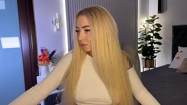 OhMyEmma online show from October 2025 01:28:01 AM