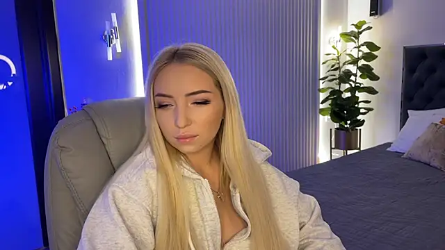 OhMyEmma online show from November 2025 01:29:02 AM