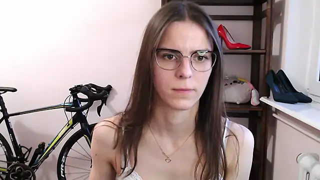 love megi online show from January 2026 03:05:02 PM