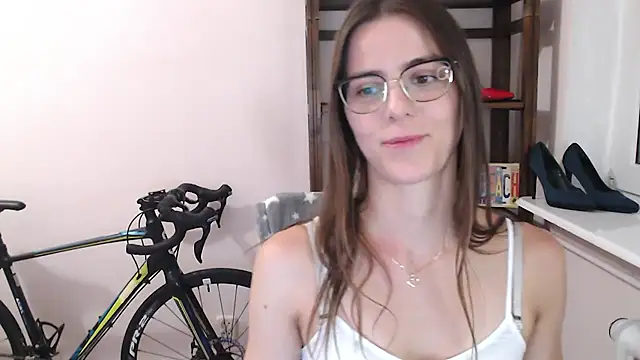 love megi online show from April 2026 07:58:01 PM