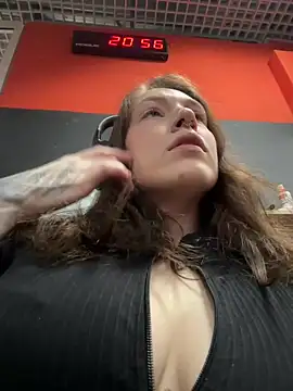 Snapshot of Bella_Gloria chatting on February 2026 06:01:02 PM Bella Gloria online show from February 2026 06:01:02 PM