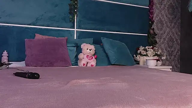 SunnyGlow online show from October 2025 04:54:01 AM