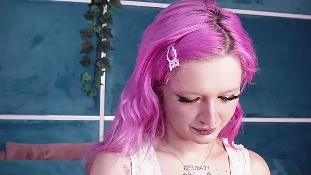 SunnyGlow online show from October 2025 04:37:02 AM