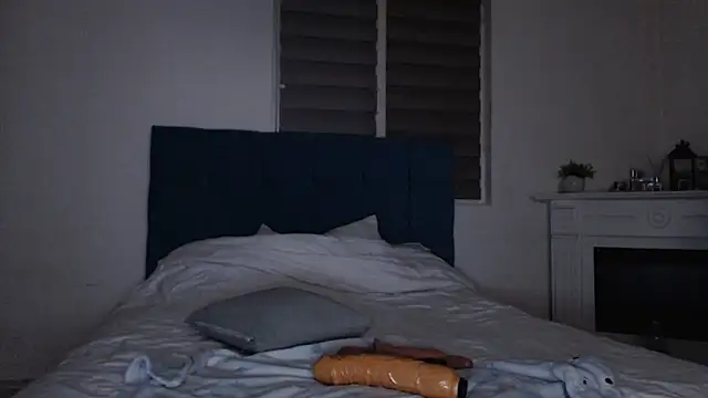 ElssaRush online show from October 2025 04:09:01 PM