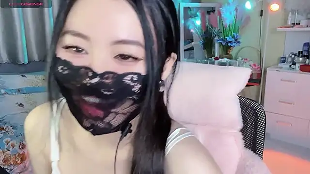 Snapshot of MI_KA22 chatting on March 2025 08:48:01 AM MI KA22 online show from March 2025 08:48:01 AM