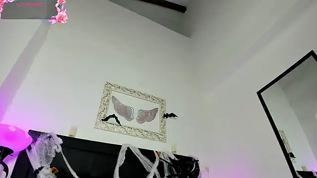 Lola Blondie online show from October 2025 12:04:02 PM