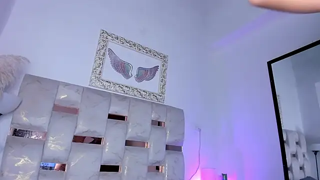 Lola Blondie online show from February 2026 11:48:02 AM