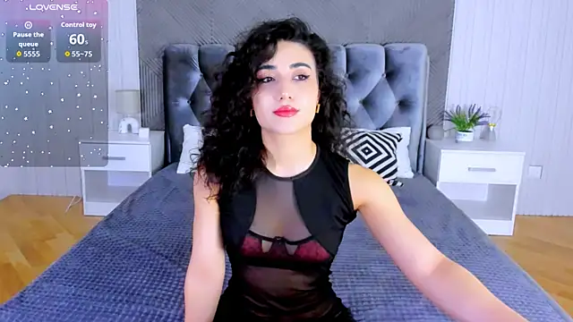 Maya Rogerss online show from November 2025 02:28:02 PM