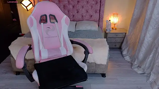 sweet  thang online show from October 2025 06:43:02 AM