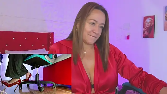 weet Evans    online show from October 2025 05:24:01 AM