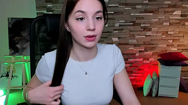 Snapshot of OlgaPetrova chatting on March 2025 01:10:02 PM OlgaPetrova online show from March 2025 01:10:02 PM