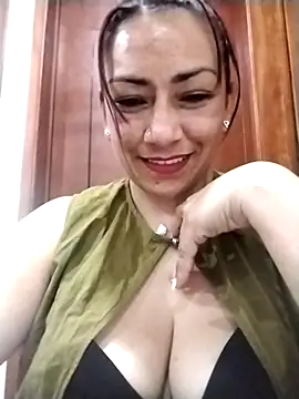 Snapshot of Carlasm- chatting on November 2025 10:12:01 PM Carlasm- online show from November 2025 10:12:01 PM