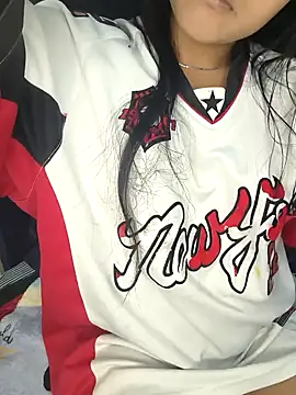 bella warzon online show from October 2025 09:37:01 PM