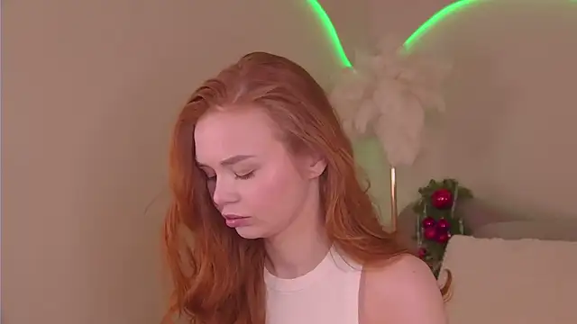 MiraBliss online show from December 2025 03:17:02 PM