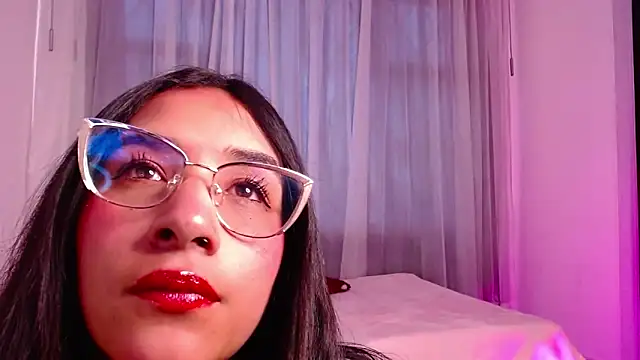 Snapshot of violettsuncs chatting on September 2025 09:18:01 PM violettsuncs online show from September 2025 09:18:01 PM