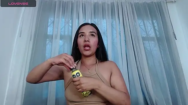 Snapshot of violettsuncs chatting on October 2025 09:13:02 PM violettsuncs online show from October 2025 09:13:02 PM