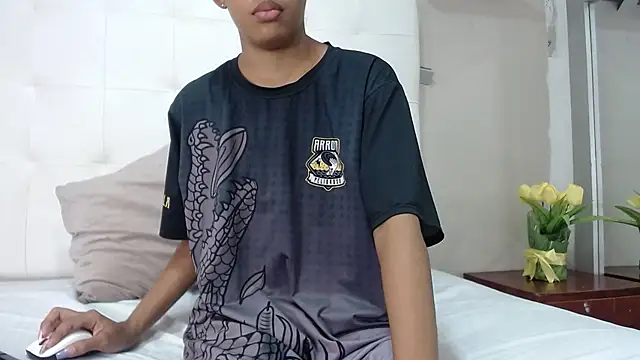 willow smitt online show from October 2025 11:52:01 AM