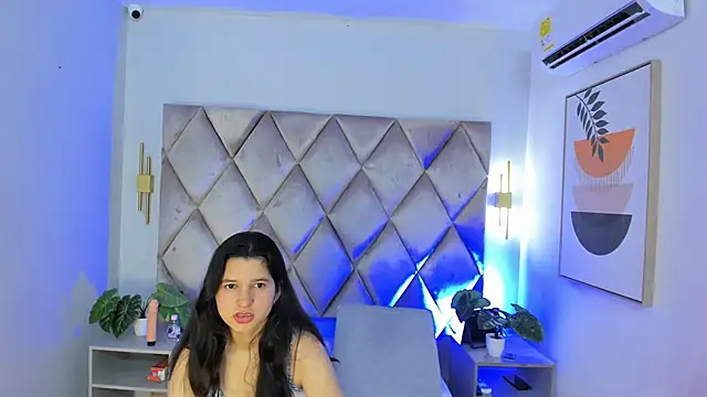 Snapshot of lucianasmith_ chatting on March 2025 12:02:02 PM lucianasmith online show from March 2025 12:02:02 PM