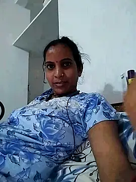 Snapshot of Hotty-Nidhi chatting on March 2025 06:38:02 AM Hotty-Nidhi online show from March 2025 06:38:02 AM