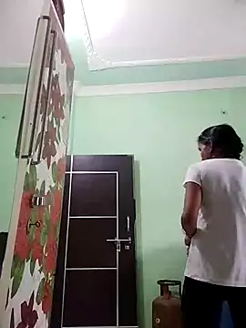 Snapshot of Hotty-Nidhi chatting on March 2025 08:26:01 AM Hotty-Nidhi online show from March 2025 08:26:01 AM