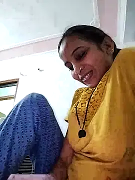 Snapshot of Hotty-Nidhi chatting on March 2025 02:07:02 AM Hotty-Nidhi online show from March 2025 02:07:02 AM